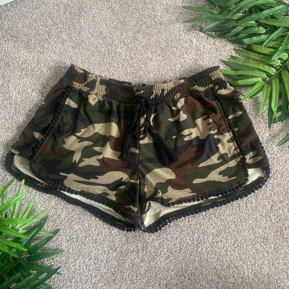 Pants - Women | Camo Shorts Sz L